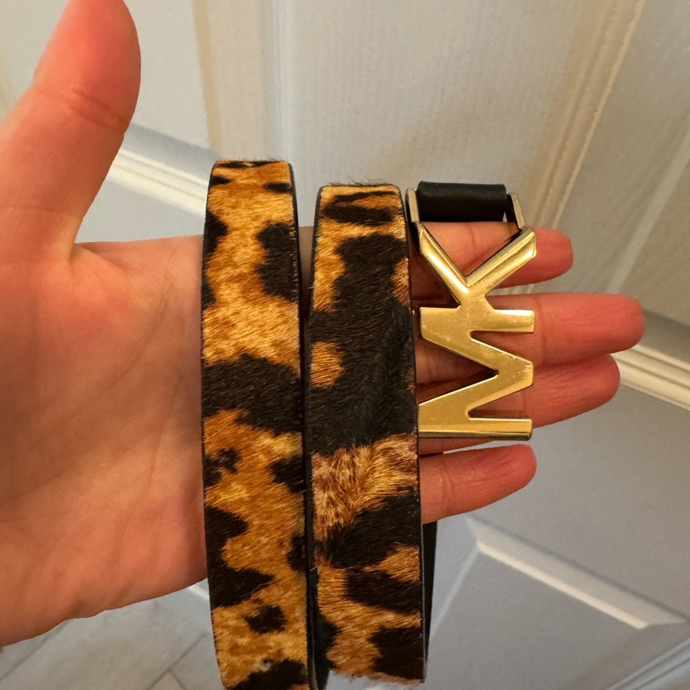 Leopard-Print Calf Hair Waist Belt
Michael Kors - Picture 2 of 3